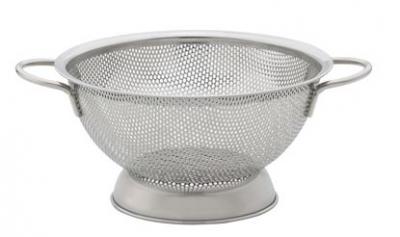 SS PERFORATED COLANDER 7.5"