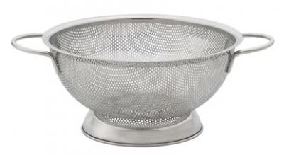 SS PERFORATED COLANDER 8.75"